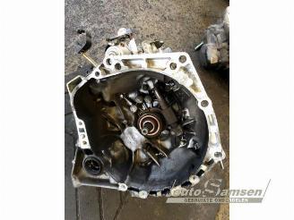 Peugeot 107 107, Hatchback, 2005 / 2014 1.0 12V picture 10