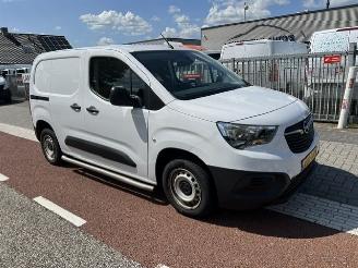 uszkodzony samochody ciężarowe Opel Combo 1.5D 75KW  AIRCO KLIMA NAVI SCHUIFDEUR EURO6 2024/4