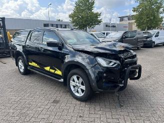 danneggiata veicoli commerciali Isuzu D-Max 1.9d 120kw DOUBLE CAB. V-CROSS  AUT. 4WD KLIMA LEER 2021/7