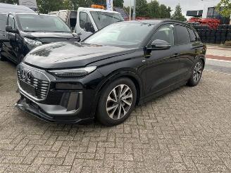 Schadeauto Audi Q6 SUV E-TRON  100KWH  S-LINE  7300KM 2026/1