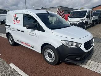 krockskadad bil bedrijf Mercedes Citan 110 CDI  AIRCO KLIMA MBUX SCHUIFDEUR 4900KM!! 2026/3