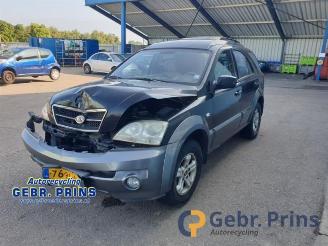Coche siniestrado Kia Sorento Sorento I (JC), SUV, 2002 / 2011 2.5 CRDi 16V 2004/1