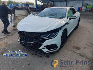 Salvage car Volkswagen Arteon Arteon (3HAB), Hatchback 5-drs, 2017 2.0 TDI 16V 2018/1
