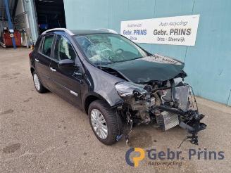 Coche siniestrado Renault Clio Clio III Estate/Grandtour (KR), Combi, 2007 / 2014 1.2 16V TCE 100 2010/10