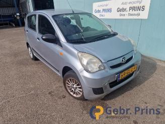Coche siniestrado Daihatsu Cuore Cuore (L251/271/276), Hatchback, 2003 1.0 12V DVVT 2008/7