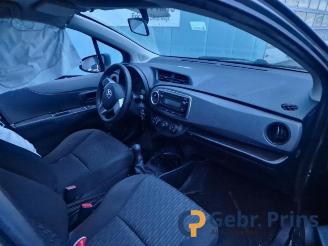 Toyota Yaris Yaris III (P13), Hatchback, 2010 / 2020 1.0 12V VVT-i picture 5