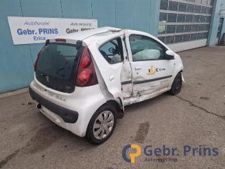 Peugeot 107 107, Hatchback, 2005 / 2014 1.0 12V picture 3