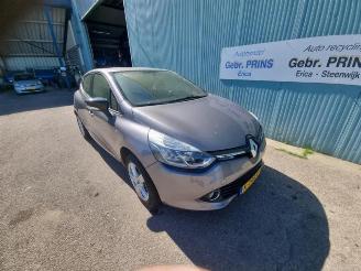Vrakbiler auto Renault Clio Clio IV (5R), Hatchback 5-drs, 2012 / 2021 0.9 Energy TCE 90 12V 2015/11