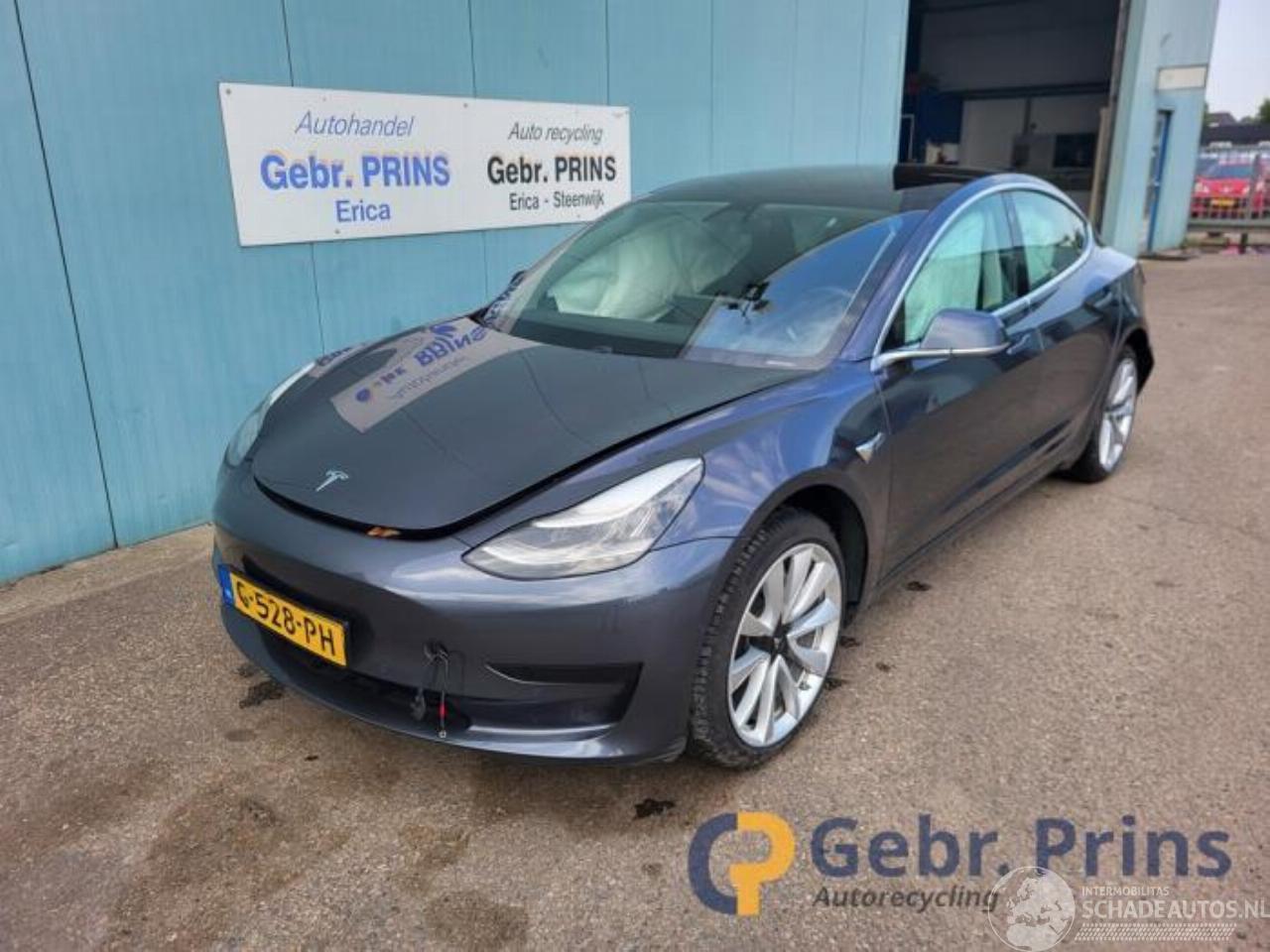 Tesla Model 3 Model 3, Sedan, 2017 Long Range 72kWh