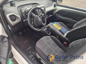 Peugeot 108 108, Hatchback, 2014 1.0 12V picture 5