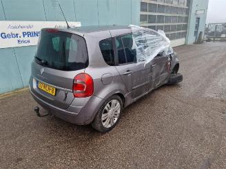 Coche siniestrado Renault Modus Modus/Grand Modus (JP), MPV, 2004 / 2012 1.6 16V 2010/10