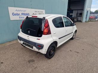 Coche siniestrado Peugeot 107 107, Hatchback, 2005 / 2014 1.0 12V 2013/5