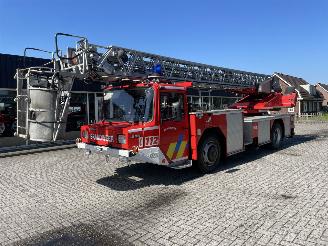 skadebil vrachtwagen Magirus Deutz  /IVECO Brandweer auto Ladderwagen 1989/4