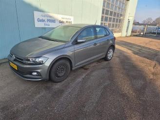 Coche siniestrado Volkswagen Polo Polo VI (AW1), Hatchback 5-drs, 2017 1.0 TSI 12V 2017/10
