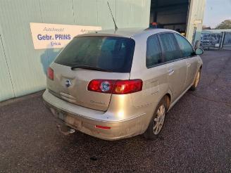 Vrakbiler auto Fiat Croma Croma (194), Hatchback, 2005 / 2011 2.2 MPI 16V 2007/12