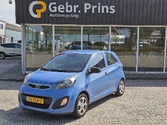 Vaurioauto  passenger cars Kia Picanto 1.0 12V Hatchback  Benzine 998cc 51kW (69pk) FWD 2012/3