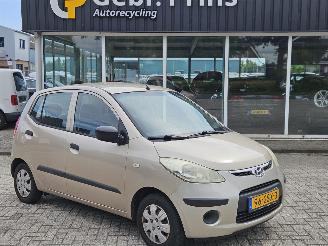 Voiture accidenté Hyundai I-10 1.1i 12V Hatchback  Benzine 1.086cc 49kW (67pk) FWD 2008/8