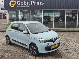 damaged passenger cars Renault Twingo 1.0 SCe 70 12V Hatchback 4Dr Benzine 999cc 52kW (71pk) RWD 2016/11