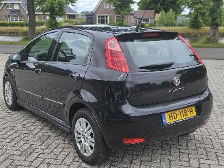 Fiat Punto 0.9 TwinAir Turbo 100 Hatchback  Benzine 875cc 74kW (101pk) FWD picture 5