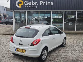 uszkodzony samochody osobowe Opel Corsa 1.2 16V Hatchback  Benzine 1.229cc 63kW (86pk) FWD 2013/8