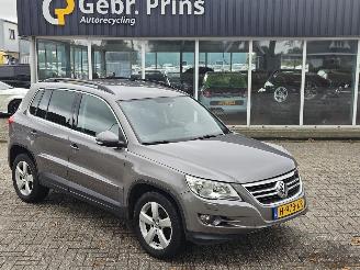 Voiture accidenté Volkswagen Tiguan 1.4 TSI 16V 4Motion SUV  Benzine 1.390cc 110kW (150pk) 4x4 2009/4