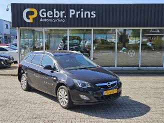 Auto incidentate Opel Astra SPORTS TOURER 1.4 16V ecoFLEX Combi/o  Benzine 1.398cc 74kW (101pk) FWD 2011/8