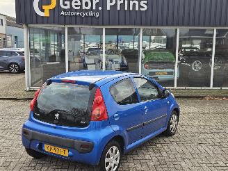  Peugeot 107 1.0 12V Hatchback  Benzine 998cc 50kW (68pk) FWD 2011/7