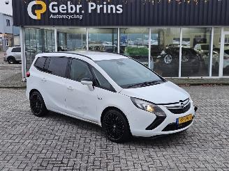 skadebil auto Opel Zafira 2.0 CDTI 16V 165 Ecotec MPV  Diesel 1.956cc 121kW (165pk) FWD 2014/10