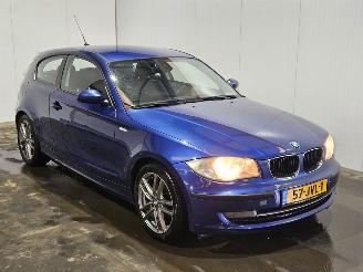 skadebil auto BMW 1-serie 116i 2.0 16V Hatchback 2Dr Benzine 1.995cc 90kW (122pk) RWD 2009/9