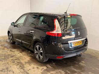 Auto incidentate Renault Scenic 1.6 dCi MPV  Diesel 1.598cc 96kW (131pk) FWD 2011/11