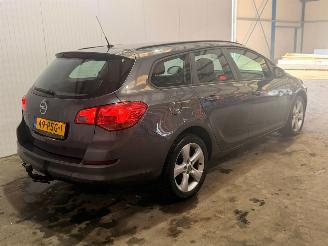 skadebil auto Opel Astra SPORTS TOURER 1.4 Turbo 16V Combi/o  Benzine 1.364cc 88kW (120pk) FWD 2011/3