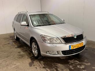 krockskadad bil auto Skoda Octavia 1.2 TSI Combi/o 4Dr Benzine 1.197cc 77kW (105pk) FWD 2010/5