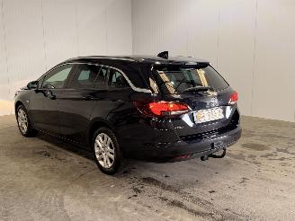 Damaged car Opel Astra SPORTS TOURER 2018/5