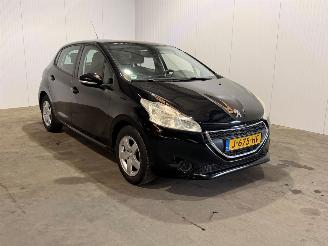 Coche accidentado Peugeot 208 1.0 Vti 12V PureTech Hatchback  Benzine 2014/10