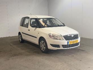 Vaurioauto  passenger cars Skoda Roomster 1.2 Active 2012/12