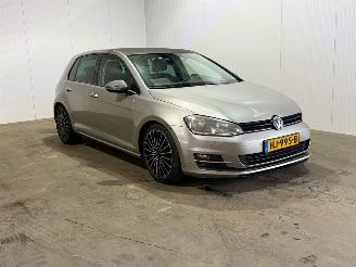 Damaged car Volkswagen Golf 1.2 TSI Trendline 2013/10