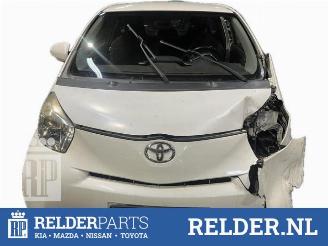 Coche siniestrado Toyota iQ iQ, Hatchback 3-drs, 2009 / 2015 1.0 12V VVT-i 2010/2