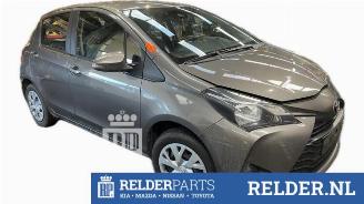 Vrakbiler auto Toyota Yaris Yaris III (P13), Hatchback, 2010 / 2020 1.0 12V VVT-i 2018/10