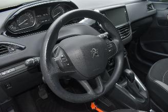 Peugeot 208 1.2 VVTI picture 10