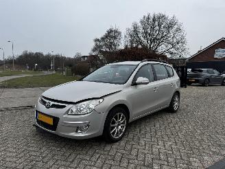 skadebil auto Hyundai I-30 CW 1.6i Style  1ST OWNER !! CLIMA 2009/10