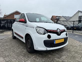 Vaurioauto  passenger cars Renault Twingo 1.0 SCe Collection 2016/7