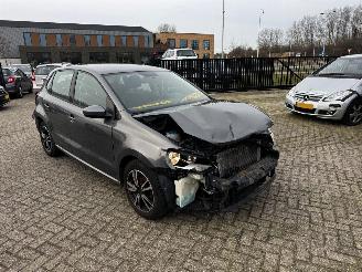 damaged passenger cars Volkswagen Polo 1.2 TSI BlueMotion Comfort Edition 2013/3