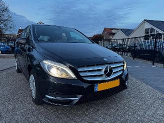 Vaurioauto  passenger cars Mercedes B-klasse 180 Ambition | 55.872 KM !! 1e eigenaar! 2014/3