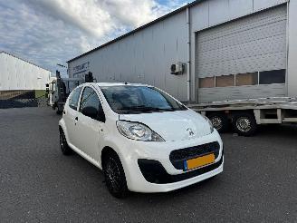 Unfallwagen Peugeot 107 1.0 Access Accent Facelift 2012/10