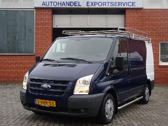 krockskadad bil bedrijf Ford Transit FT260K  2.2 TDCI, Airco, Cruise control, Trekhaak, Inrichting 2011/11