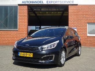 Vaurioauto  passenger cars Kia Cee d Sportswagon 1.4i 74kw Comfortline, Airco, Cruise, El.pakket 2018/4