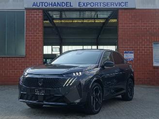 Schadeauto Peugeot e-3008 GT 157kw/214pk, Elektro WLTP 524 km 2024/9