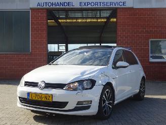 Damaged car Volkswagen Golf \"Cup\" 103kw/140pk DSG Automaat, Panorama 2014/5