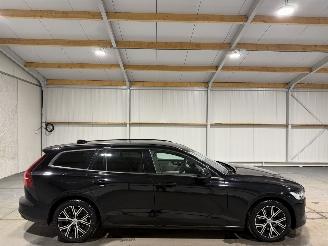 Schadeauto Volvo V-60 2.0B3 120kW Automaat Essential 2022/7