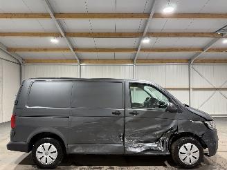 skadebil bedrijf Volkswagen Transporter 2.0TDI 66kW L1H1 2022/10
